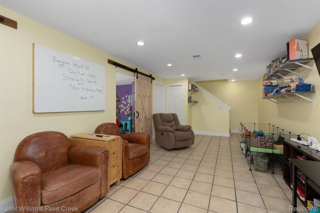 2456 Spartans Trail, Hamburg Township, MI 48169