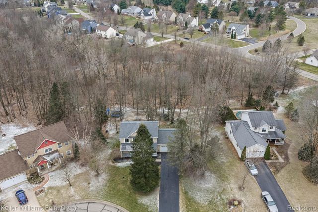 2456 Spartans Trail, Hamburg Township, MI 48169