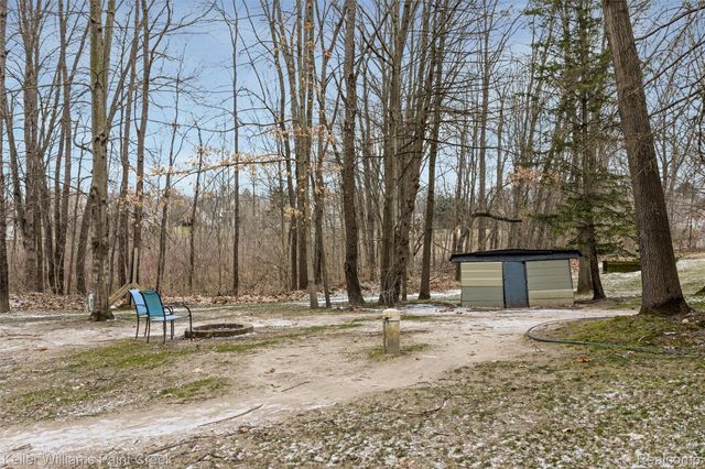 2456 Spartans Trail, Hamburg Township, MI 48169