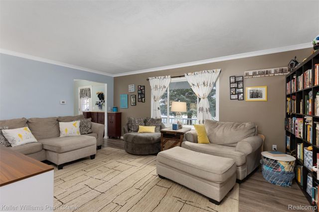 2456 Spartans Trail, Hamburg Township, MI 48169