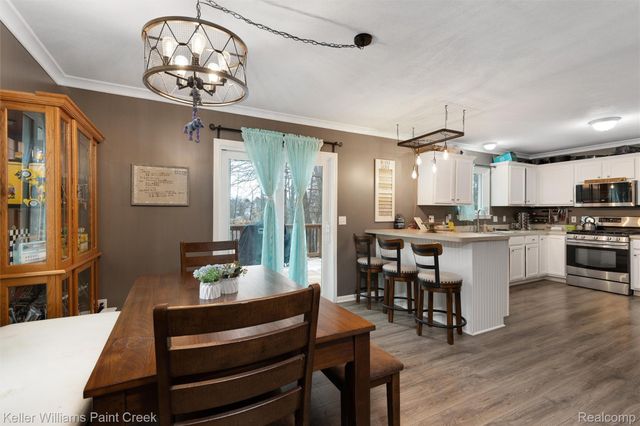 2456 Spartans Trail, Hamburg Township, MI 48169