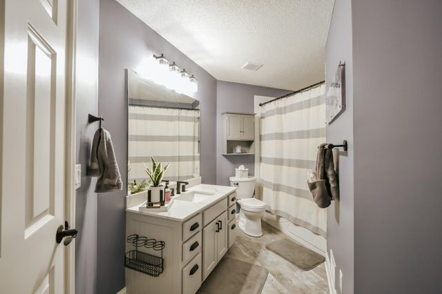 2226 Belfast Street W, Rosemount, MN 55068