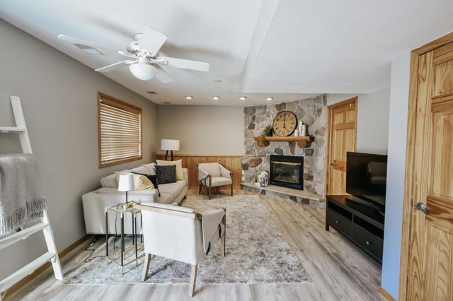 2226 Belfast Street W, Rosemount, MN 55068