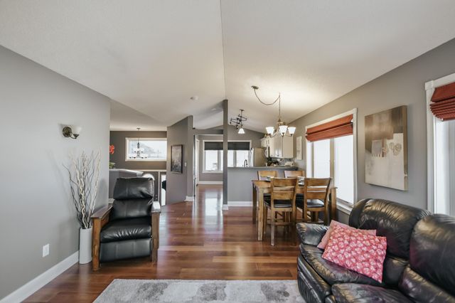 2226 Belfast Street W, Rosemount, MN 55068