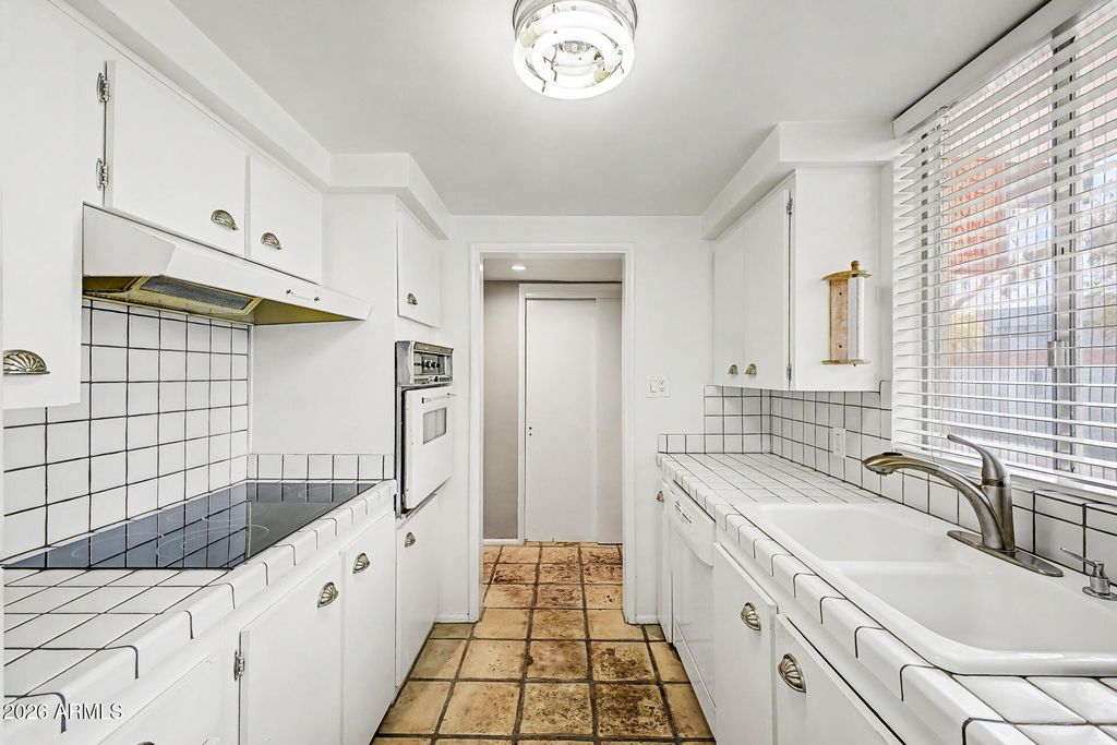 3270 E CAMELBACK Road 114, Phoenix, AZ 85018 — photo 2
