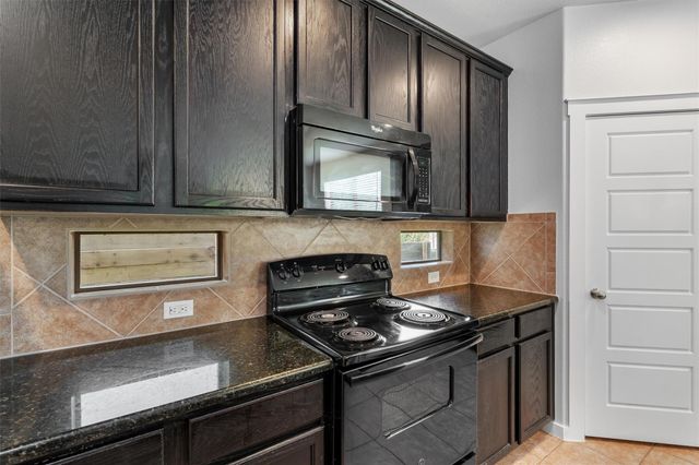 2001 Faro DR 50, Austin, TX 78741