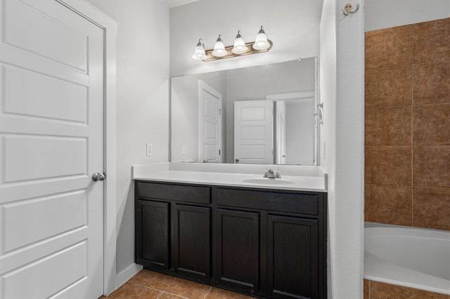 2001 Faro DR 50, Austin, TX 78741