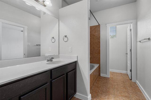 2001 Faro DR 50, Austin, TX 78741