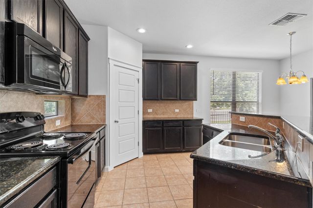 2001 Faro DR 50, Austin, TX 78741