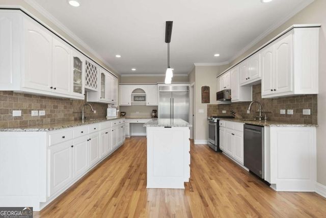 3219 Eagle Watch Drive, Woodstock, GA 30189