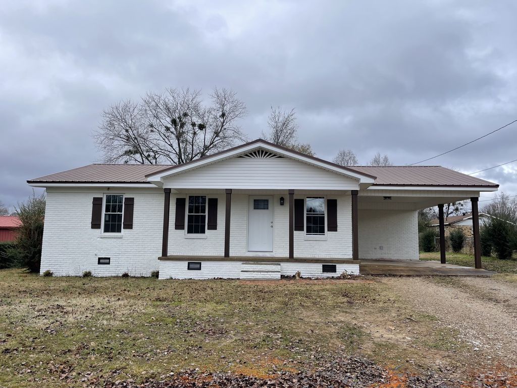 255 Maple St, Savannah, TN 38372