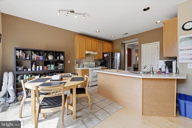 825 W BOXBOROUGH DR, Wilmington, DE 19810