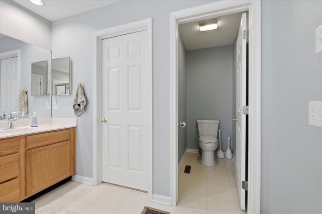 825 W BOXBOROUGH DR, Wilmington, DE 19810