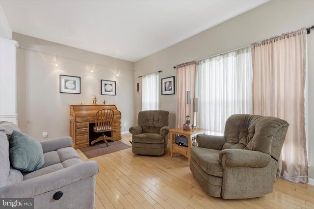 825 W BOXBOROUGH DR, Wilmington, DE 19810