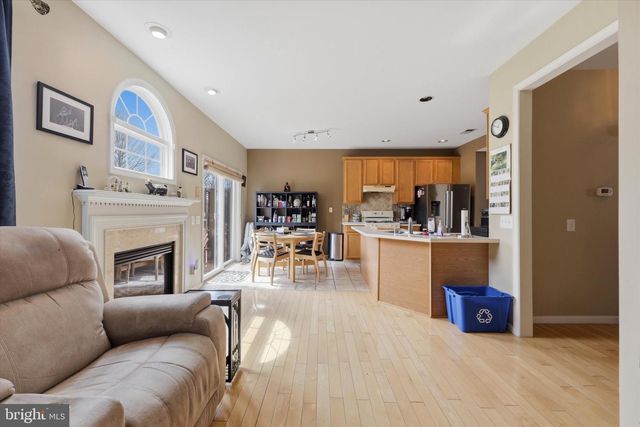 825 W BOXBOROUGH DR, Wilmington, DE 19810