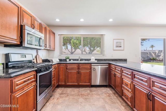 2037 Stanford Drive, Simi Valley, CA 93065
