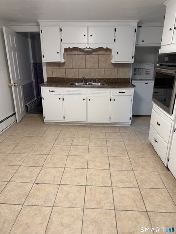 33 Pilgrim Avenue, Waterbury, CT 06704