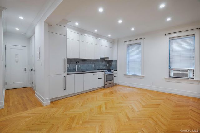 24-51 38TH Street A4, Astoria, NY 11103