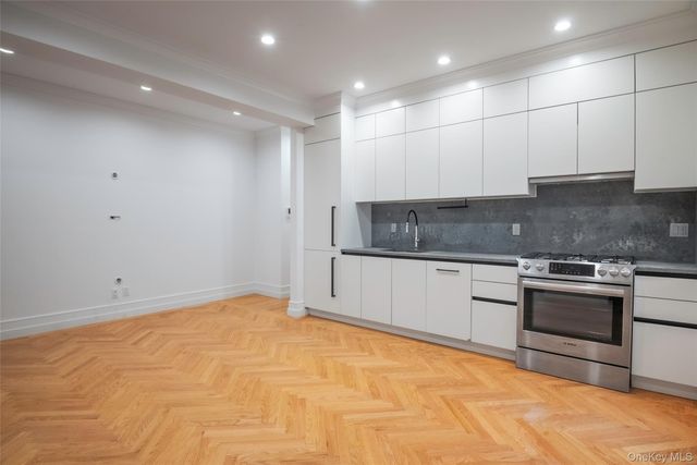 24-51 38TH Street A4, Astoria, NY 11103