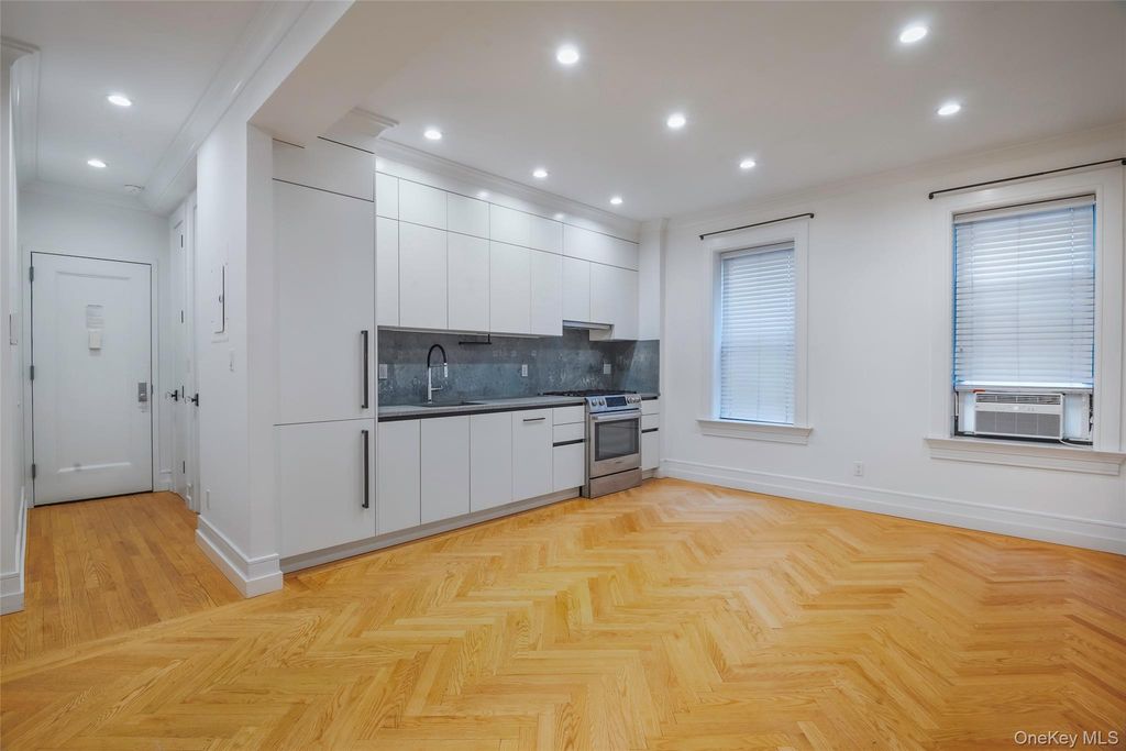 24-51 38TH Street A4, Astoria, NY 11103
