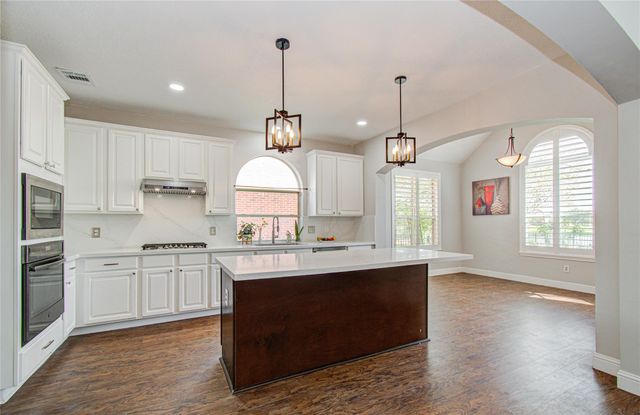 9408 Sundown Drive, Pearland, TX 77584