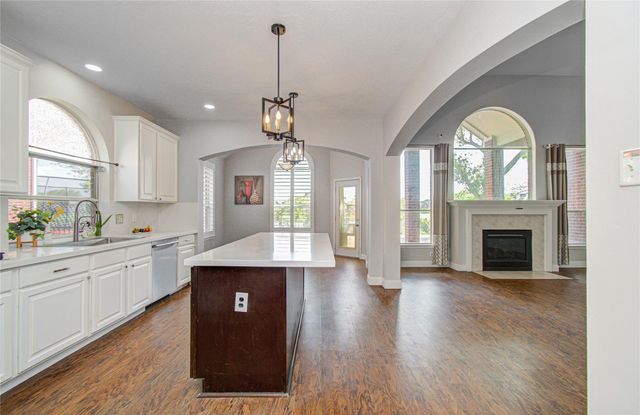 9408 Sundown Drive, Pearland, TX 77584