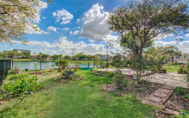 9408 Sundown Drive, Pearland, TX 77584