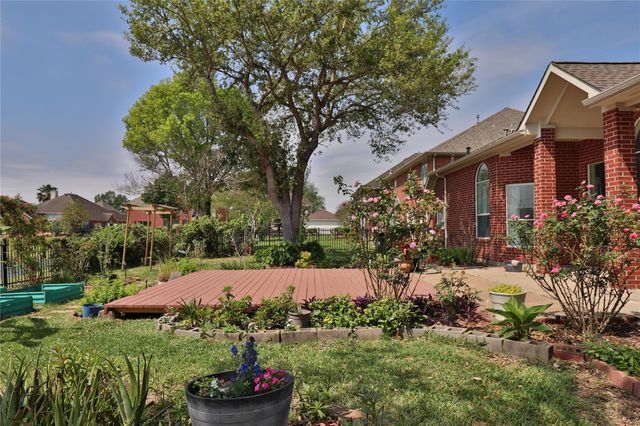 9408 Sundown Drive, Pearland, TX 77584