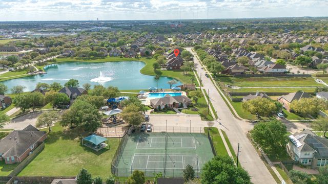 9408 Sundown Drive, Pearland, TX 77584