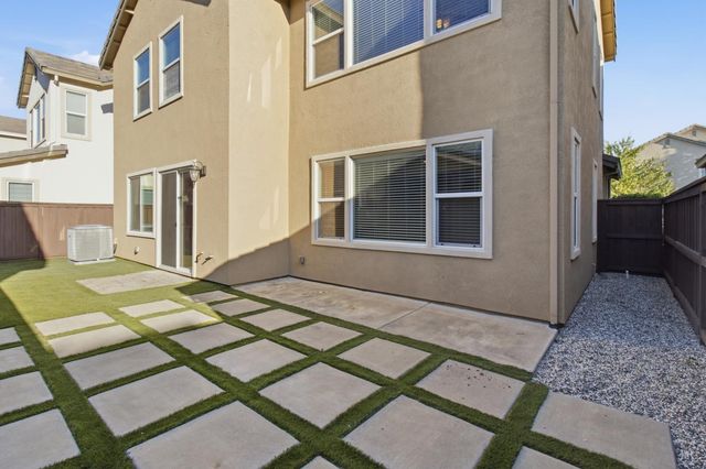 4109 Autumn Crossing Ln, Rocklin, CA 95677