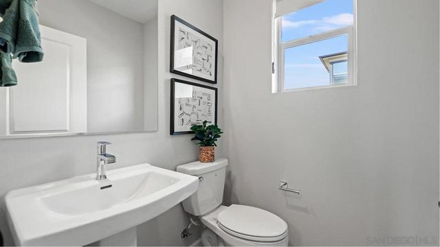 304 Honeysuckle, Oceanside, CA 92057