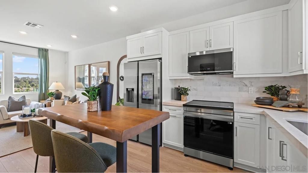 304 Honeysuckle, Oceanside, CA 92057 — photo 5