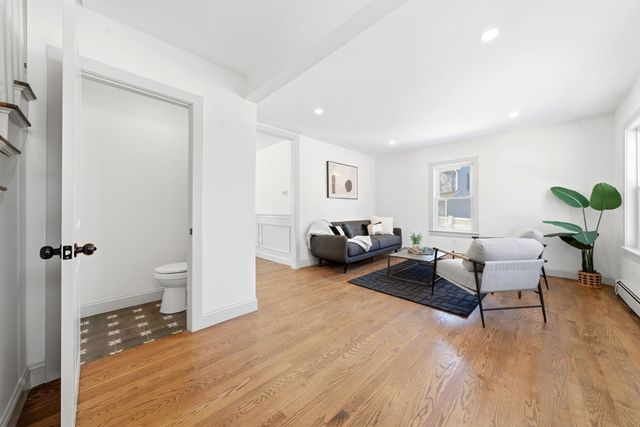 61 Nahant St, Wakefield, MA 01880