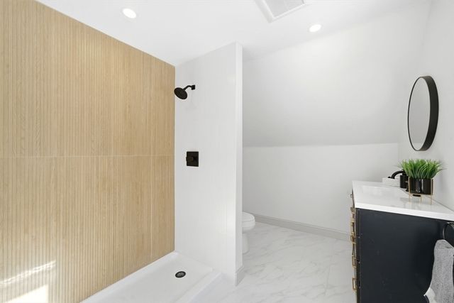 61 Nahant St, Wakefield, MA 01880