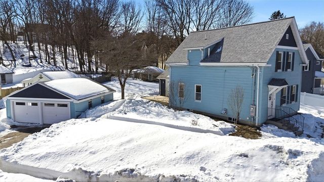 61 Nahant St, Wakefield, MA 01880