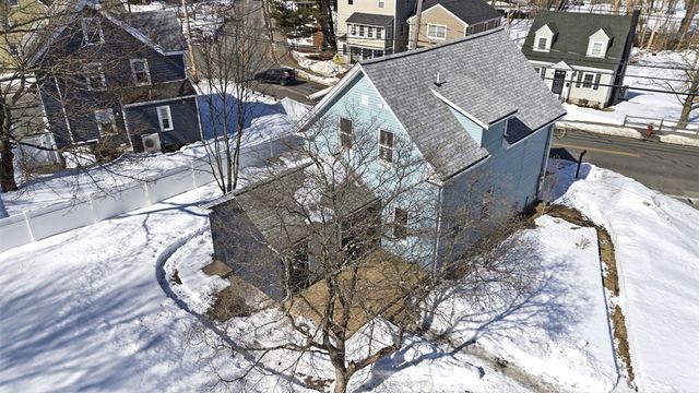61 Nahant St, Wakefield, MA 01880