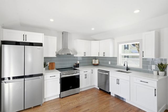 61 Nahant St, Wakefield, MA 01880