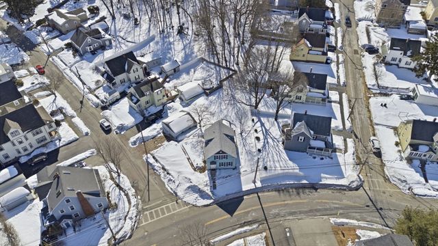 61 Nahant St, Wakefield, MA 01880