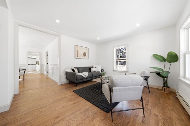 61 Nahant St, Wakefield, MA 01880