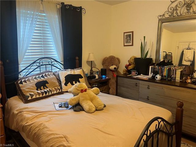 127 Sydnor Street, Mount Airy, NC 27030