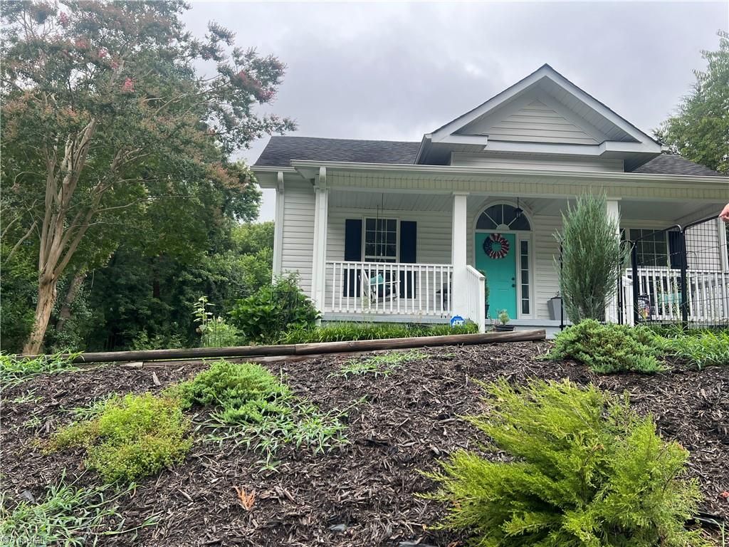 127 Sydnor Street, Mount Airy, NC 27030