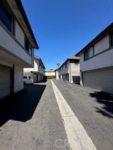 2436 SANTA ANA AVE, Costa Mesa, CA 92627