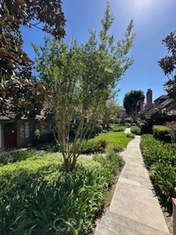 2436 SANTA ANA AVE, Costa Mesa, CA 92627