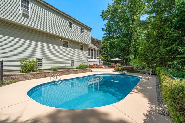 2 Grandview Road, Windham, NH 03087