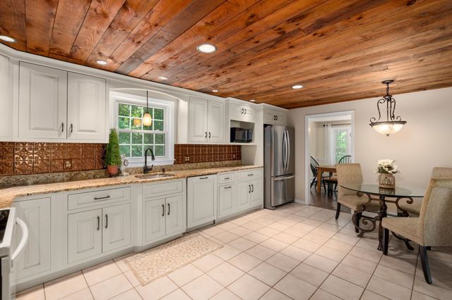 2 Grandview Road, Windham, NH 03087