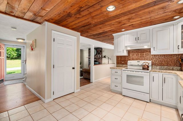 2 Grandview Road, Windham, NH 03087