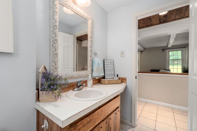 2 Grandview Road, Windham, NH 03087