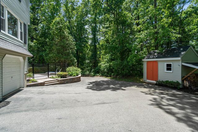 2 Grandview Road, Windham, NH 03087