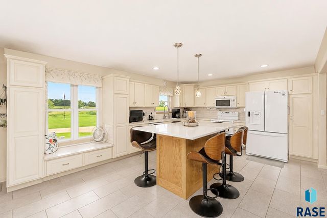 27529 477th Ave Avenue, Harrisburg, SD 57032