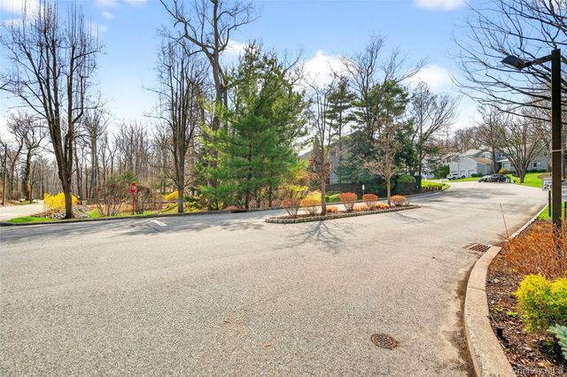 14 Bridle Path Road, Ossining, NY 10562